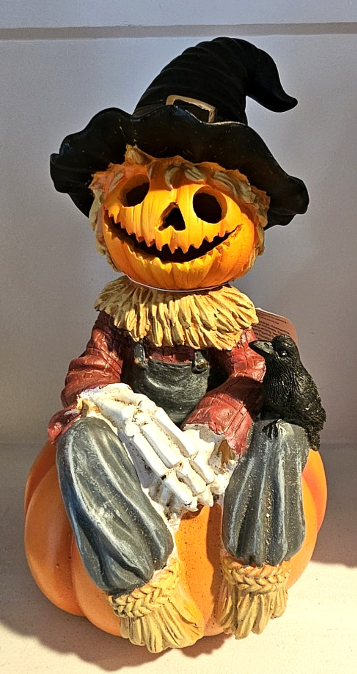 Light up Scarecrow/Jack-O-Lantern New With Tags 12" Tall